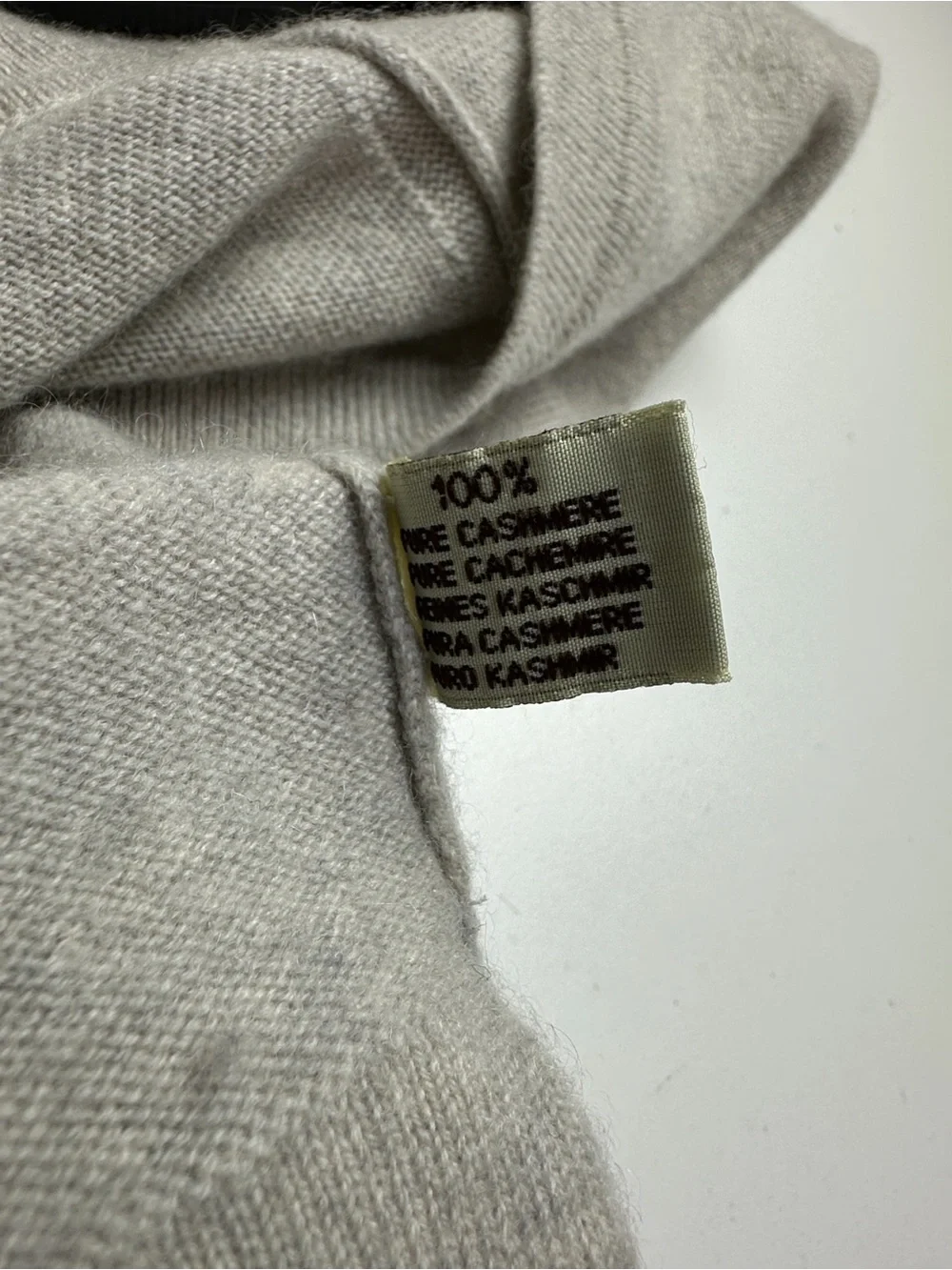 Hania by Anya Cole Cashmere Cardigan from Scotland 100% Cashmere Size Large